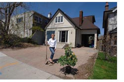 Photo of Franke James by Michael Stuparyk, Toronto Star, under license from Torstar